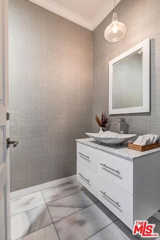 403 N Palm Drive 3, Beverly Hills, CA 90210