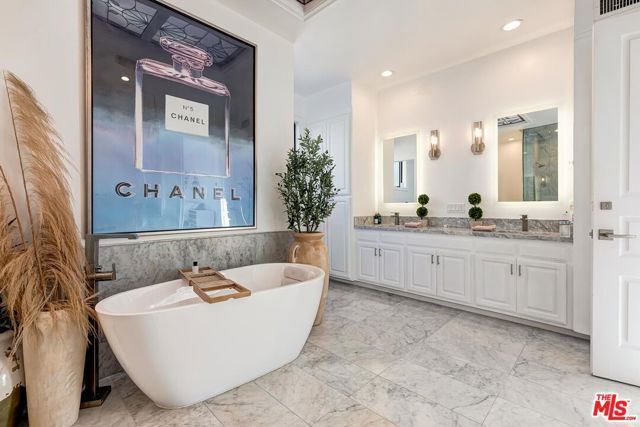 403 N Palm Drive 3, Beverly Hills, CA 90210