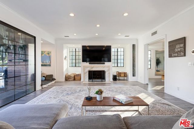 403 N Palm Drive 3, Beverly Hills, CA 90210