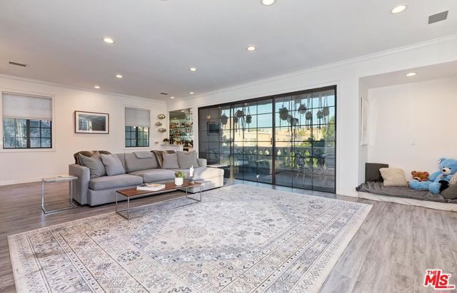 403 N Palm Drive 3, Beverly Hills, CA 90210