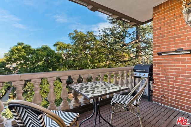 403 N Palm Drive 3, Beverly Hills, CA 90210