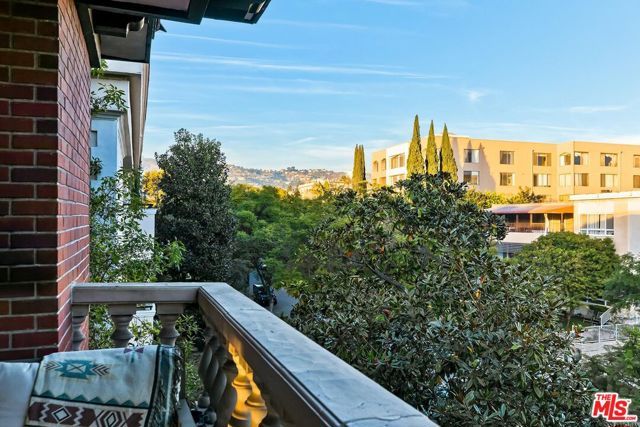 403 N Palm Drive 3, Beverly Hills, CA 90210