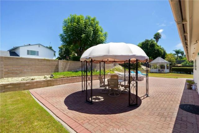 25122 Champlain, Laguna Hills, CA 92653