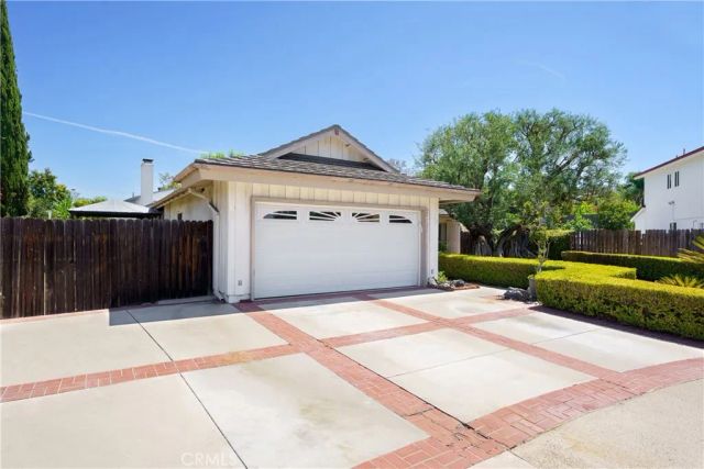 25122 Champlain, Laguna Hills, CA 92653