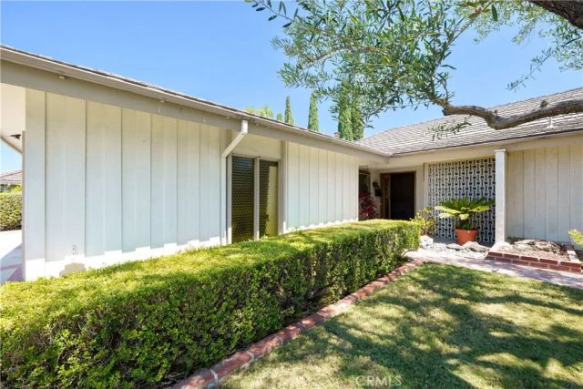 25122 Champlain, Laguna Hills, CA 92653