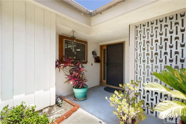25122 Champlain, Laguna Hills, CA 92653