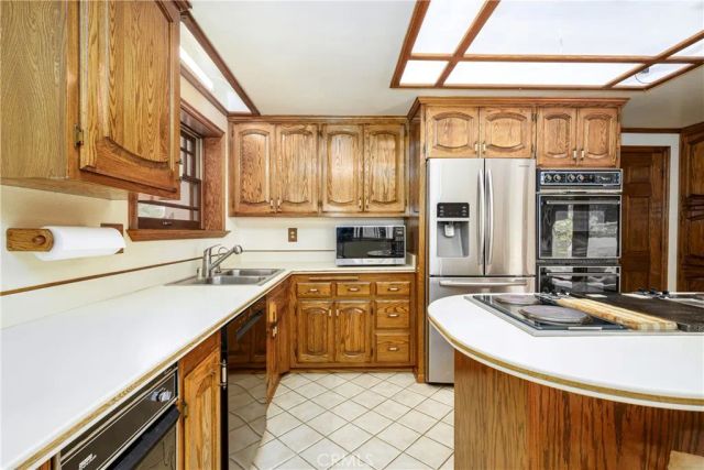 25122 Champlain, Laguna Hills, CA 92653
