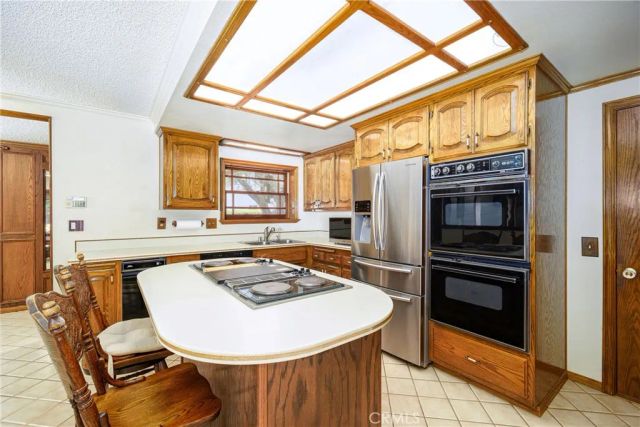 25122 Champlain, Laguna Hills, CA 92653