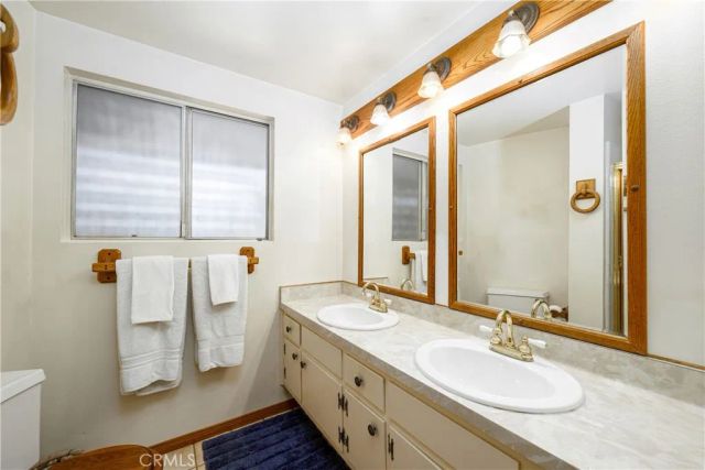 25122 Champlain, Laguna Hills, CA 92653