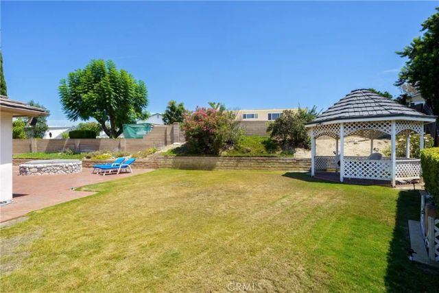 25122 Champlain, Laguna Hills, CA 92653