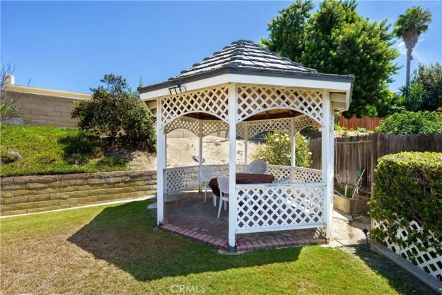 25122 Champlain, Laguna Hills, CA 92653