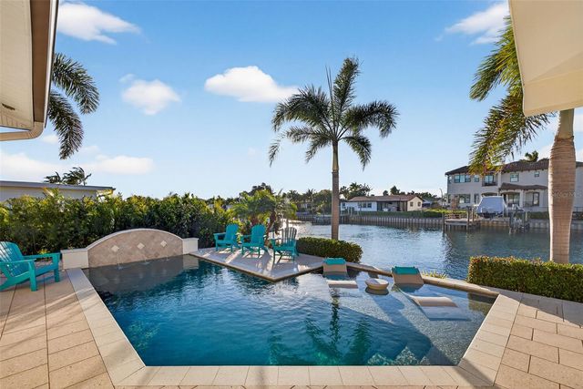 1967 IOWA AVENUE NE, St Petersburg, FL 33703