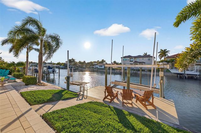 1967 IOWA AVENUE NE, St Petersburg, FL 33703