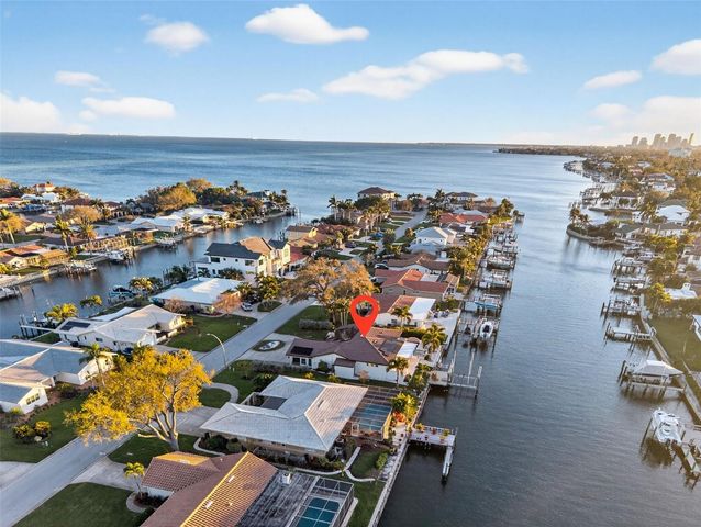 1967 IOWA AVENUE NE, St Petersburg, FL 33703