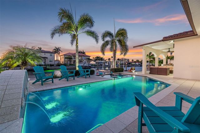 1967 IOWA AVENUE NE, St Petersburg, FL 33703