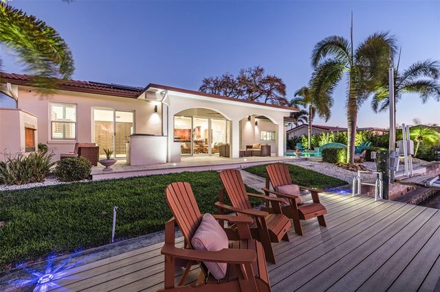 1967 IOWA AVENUE NE, St Petersburg, FL 33703