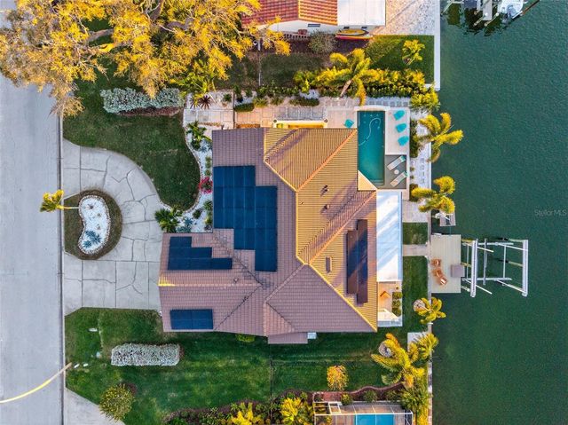 1967 IOWA AVENUE NE, St Petersburg, FL 33703