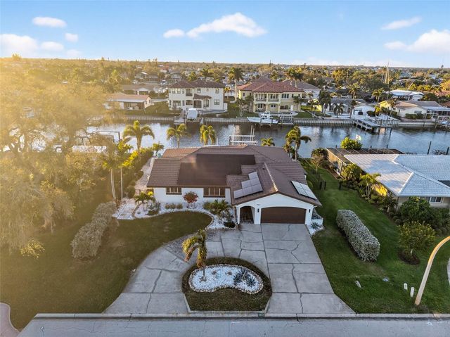 1967 IOWA AVENUE NE, St Petersburg, FL 33703