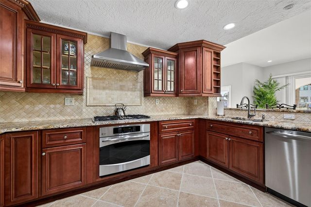 1967 IOWA AVENUE NE, St Petersburg, FL 33703