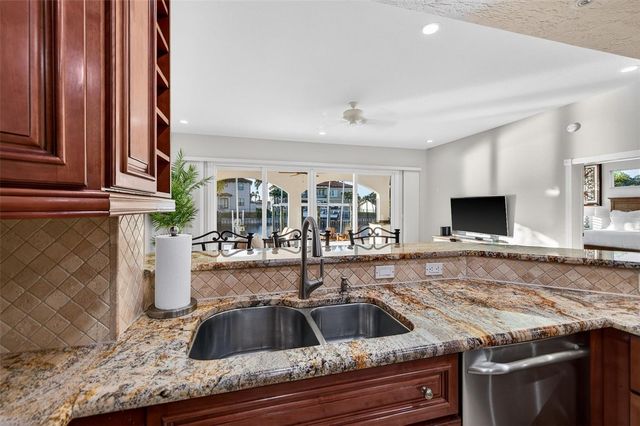 1967 IOWA AVENUE NE, St Petersburg, FL 33703