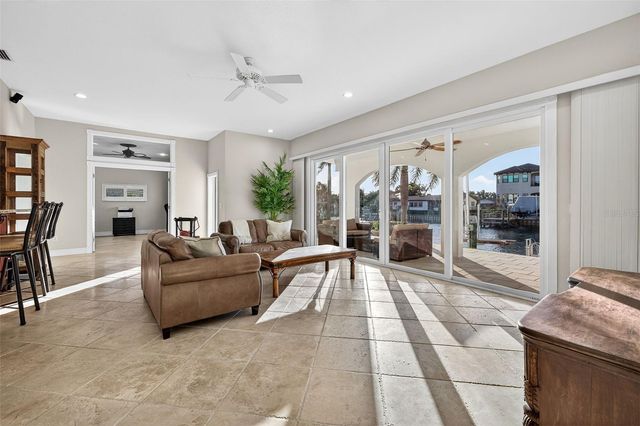 1967 IOWA AVENUE NE, St Petersburg, FL 33703