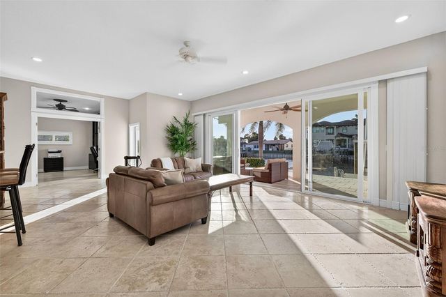 1967 IOWA AVENUE NE, St Petersburg, FL 33703