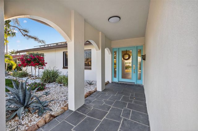 1967 IOWA AVENUE NE, St Petersburg, FL 33703