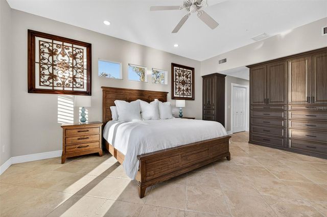 1967 IOWA AVENUE NE, St Petersburg, FL 33703