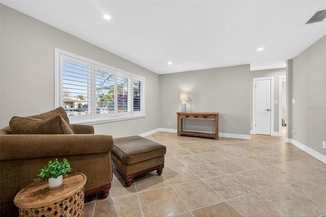 1967 IOWA AVENUE NE, St Petersburg, FL 33703