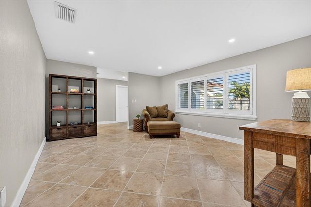 1967 IOWA AVENUE NE, St Petersburg, FL 33703