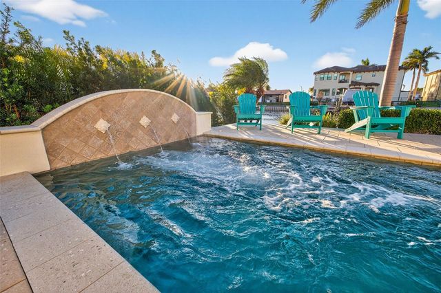 1967 IOWA AVENUE NE, St Petersburg, FL 33703