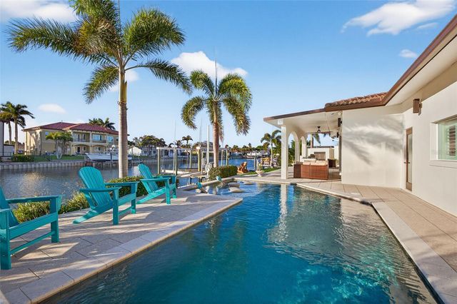 1967 IOWA AVENUE NE, St Petersburg, FL 33703