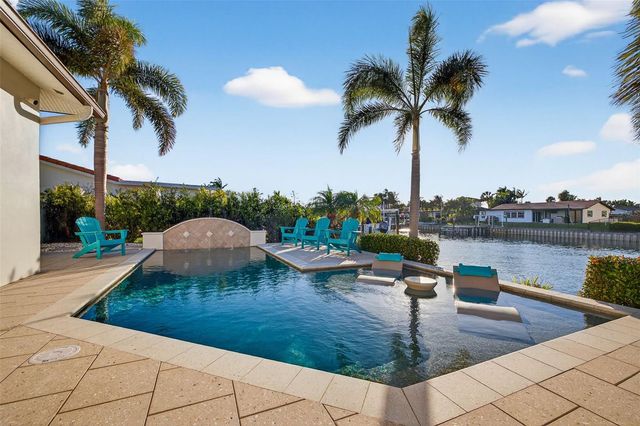 1967 IOWA AVENUE NE, St Petersburg, FL 33703