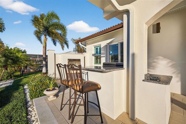 1967 IOWA AVENUE NE, St Petersburg, FL 33703