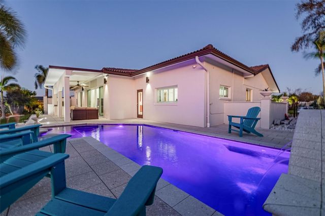 1967 IOWA AVENUE NE, St Petersburg, FL 33703