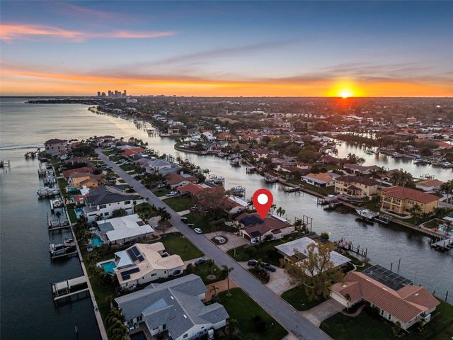 1967 IOWA AVENUE NE, St Petersburg, FL 33703