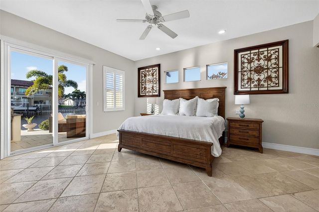 1967 IOWA AVENUE NE, St Petersburg, FL 33703