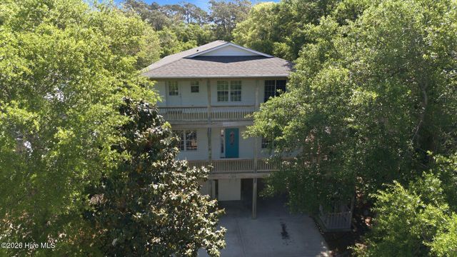 104 SW 28th Street, Oak Island, NC 28465