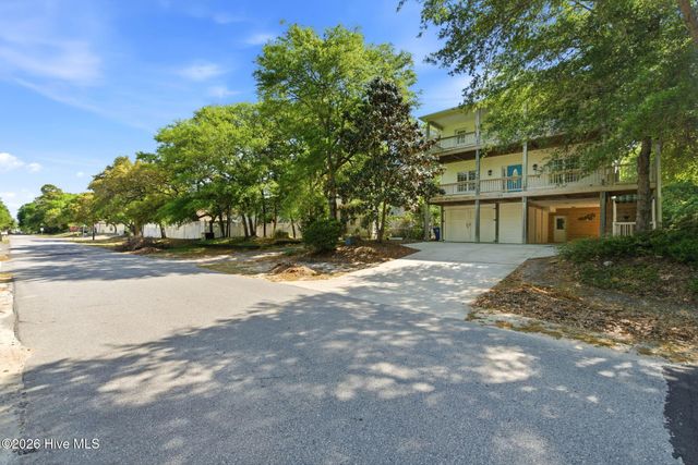 104 SW 28th Street, Oak Island, NC 28465