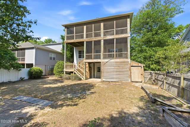 104 SW 28th Street, Oak Island, NC 28465