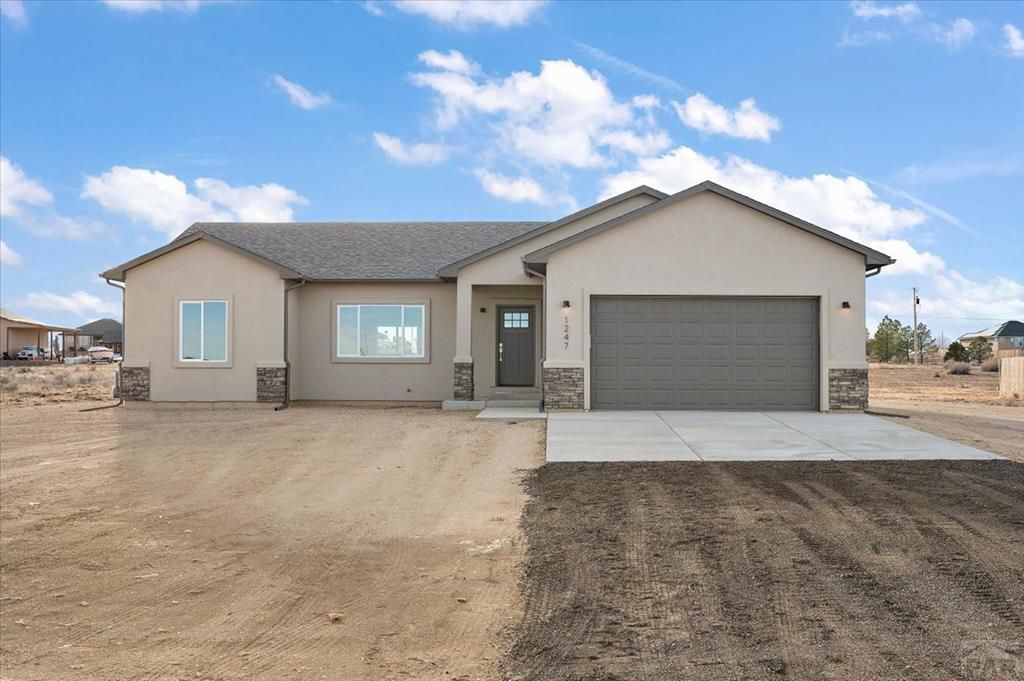 1247 N Saltbrush Ln, Pueblo West, CO 81007