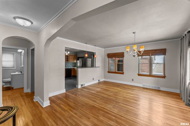 2434 29TH Street, Moline, IL 61265