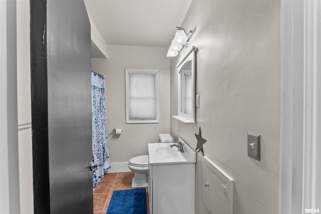 2434 29TH Street, Moline, IL 61265