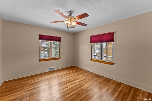 2434 29TH Street, Moline, IL 61265