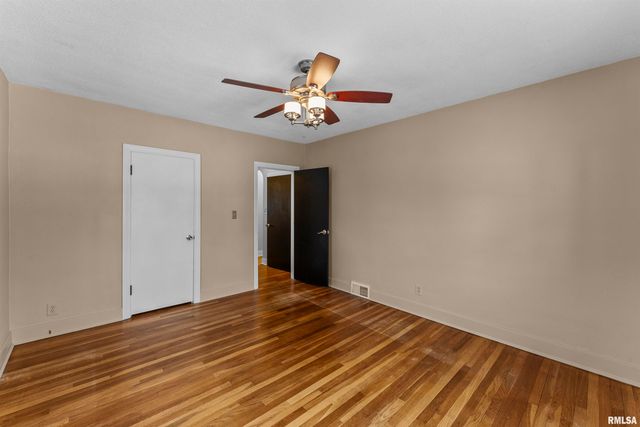 2434 29TH Street, Moline, IL 61265