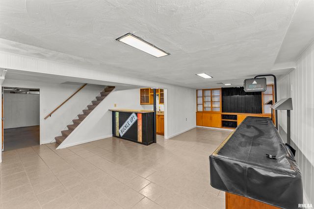 2434 29TH Street, Moline, IL 61265