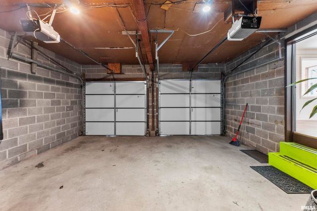 2434 29TH Street, Moline, IL 61265