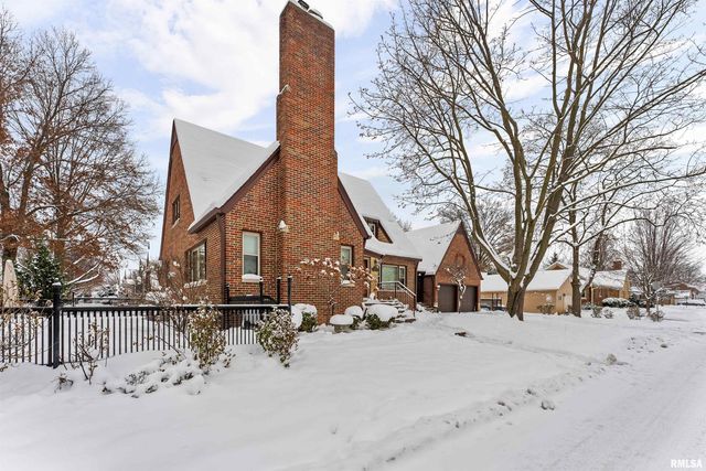 2434 29TH Street, Moline, IL 61265