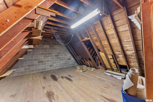 2434 29TH Street, Moline, IL 61265