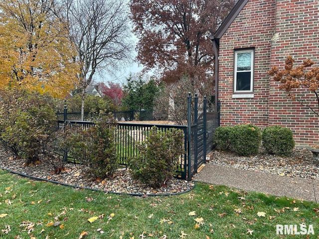 2434 29TH Street, Moline, IL 61265